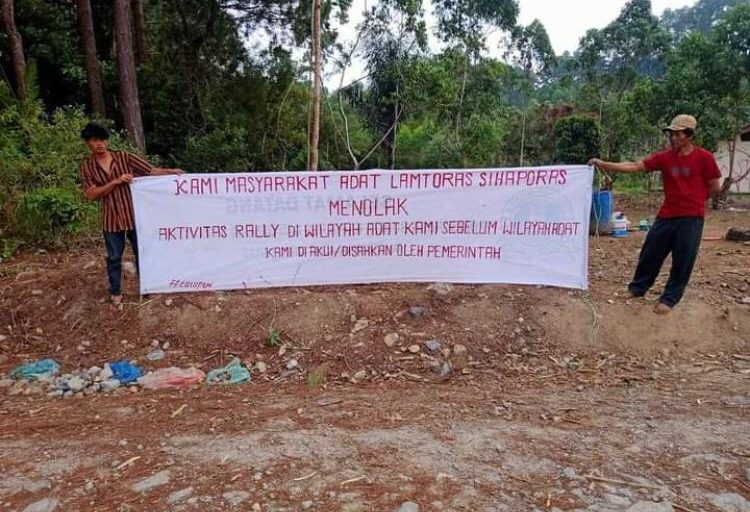 Masyaralat Adat Sihaporas mempertahankan wilayah adat. Foto: dokumen warga