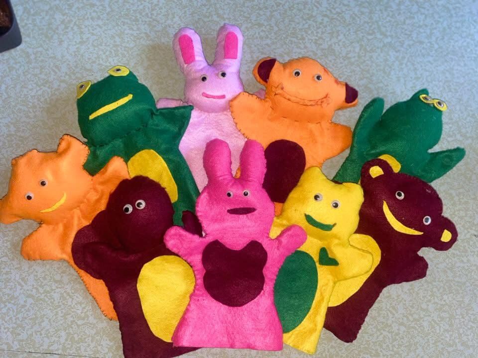 Boneka karya anak-anak di Panti Asuhan Islam Media Kasih Banda Aceh setelah pelatihan yang dibuat oleh mahasiswa PPG USK. (Foto untuk Lensakita.com)