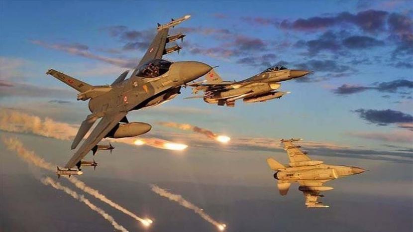 Ilustrasi Pesawat udara Turki Kementerian Pertahanan Turki mengatakan pesawat tempur helikopter dan drone mereka menghantam target Kurdi di utara Irak
