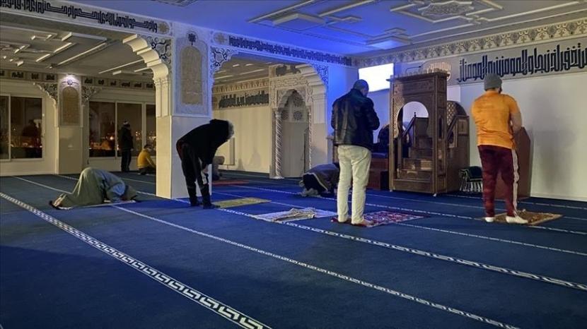 Dua masjid di Tourcoing Prancis utara diduga ditutup dengan dalih bangunan masjid tidak aman untuk menampung jemaah