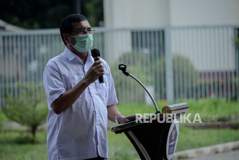 Staf Ahli Menteri Kesehatan Alexander Ginting menyampaikan keterangan pers