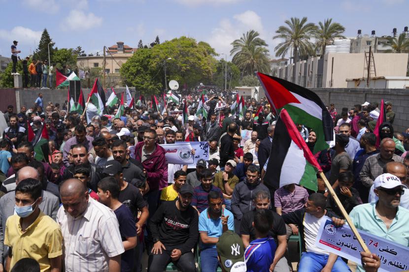 Warga Palestina memadati jalan di Jalur Gaza untuk memperingati Hari Nakba yang ke 74 tahun