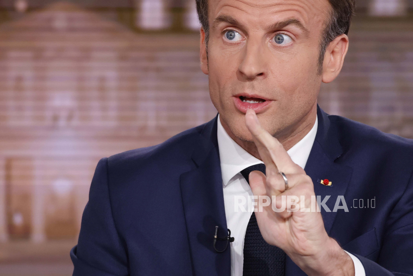 Presiden Prancis Emmanuel Macron mengatakan bahwa negaranya akan meningkatkan dukungan militer dan kemanusiaan ke Ukraina