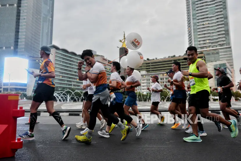 Peserta berlari saat mengikuti maraton di Jakarta Ahad 272023 ilustrasi