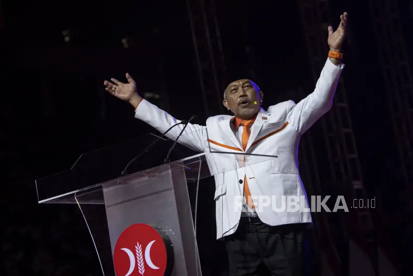 Presiden Partai Keadilan Sejahtera PKS Ahmad Syaikhu menyampaikan pidato dalam Milad ke 20 Partai Keadilan Sejahtera di Istora Senayan Kompleks GBK Jakarta Ahad 2952022