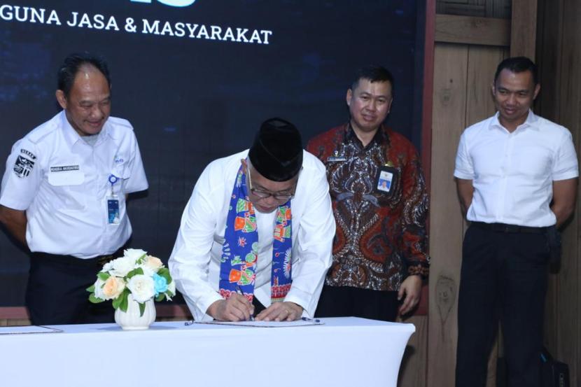 Penandatanganan Pakta Integritas dan Komitmen Bersama antara Disnav Tanjung Priok dengan pengguna jasa stakeholder masyarakat dan instansi pemerintah