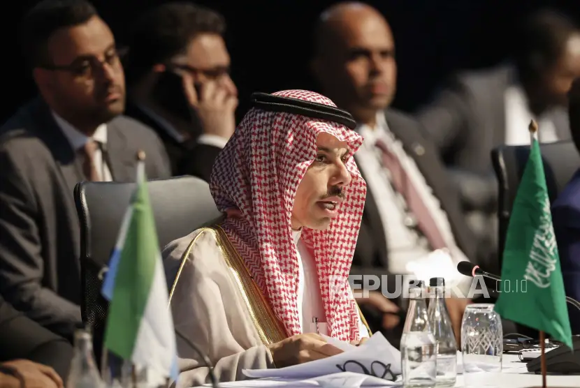 Menteri Luar Negeri Arab Saudi Faisal bin Farhan Al Saud menghadiri pertemuan KTT BRICS ke 15 di Johannesburg Afrika Selatan 24 Agustus 2023