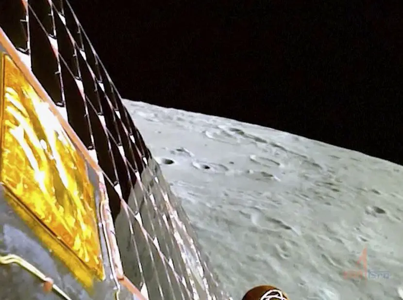Pesawat ruang angkasa India menjadi yang pertama mendarat di kutub selatan bulan pada Rabu 2382023