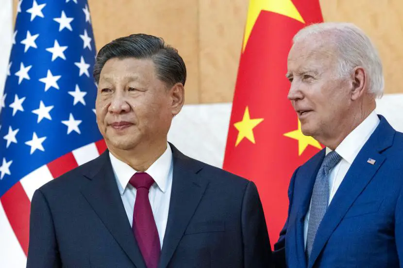 Presiden China Xi Jinping bersama Presiden Amerika Serikat Joe Biden