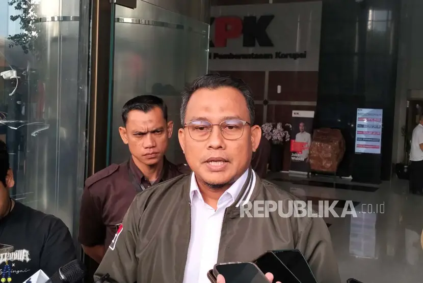Kepala Bagian Pemberitaan KPK Ali Fikri saat memberikan keterangan pers di Gedung Merah Putih KPK Jakarta Selatan Senin 2182023