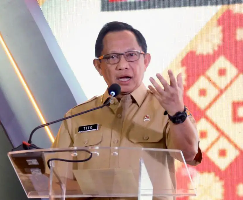 Menteri Dalam Negeri Mendagri Tito Karnavian ditunjuk menjadi menlu ad interim