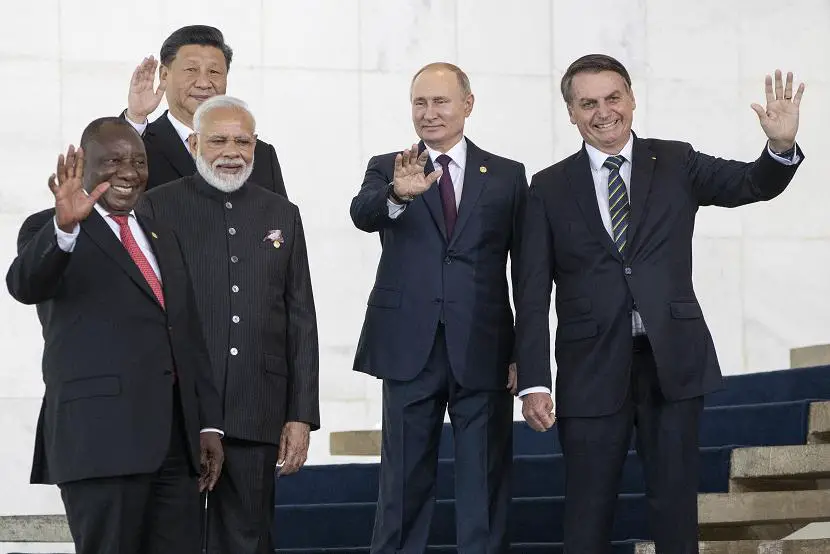 Para pemimpin negara anggota BRICS yang terdiri dari Brazil Rusia India Cina dan Afrika Selatan