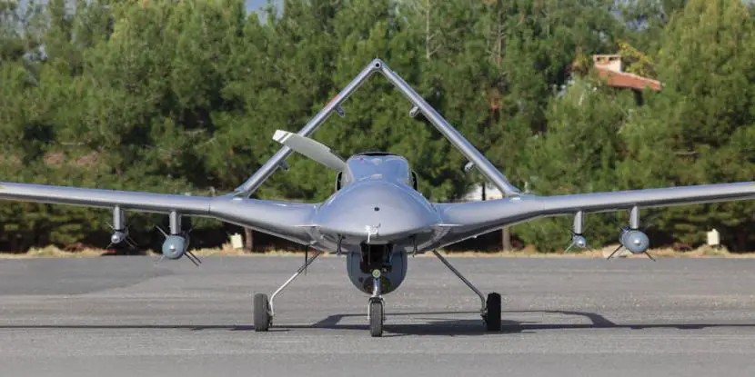 Pesawat udara tak berawak UAV atau drone Bayraktar TB2 Tactical Block 2 buatan Turki