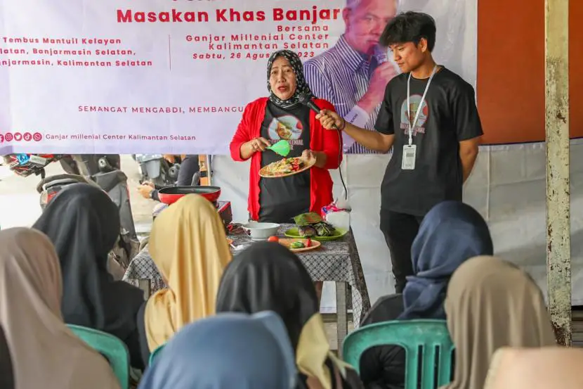Pelatihan pembuatan makanan pais patin untuk ibu ibu di Kelayan Selatan Kecamatan Banjarmasin Selatan Kota Banjarmasin Kalsel